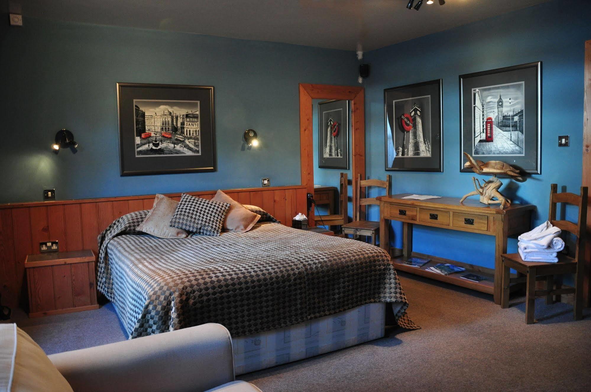The At Cheltenham Parade 4* Harrogate